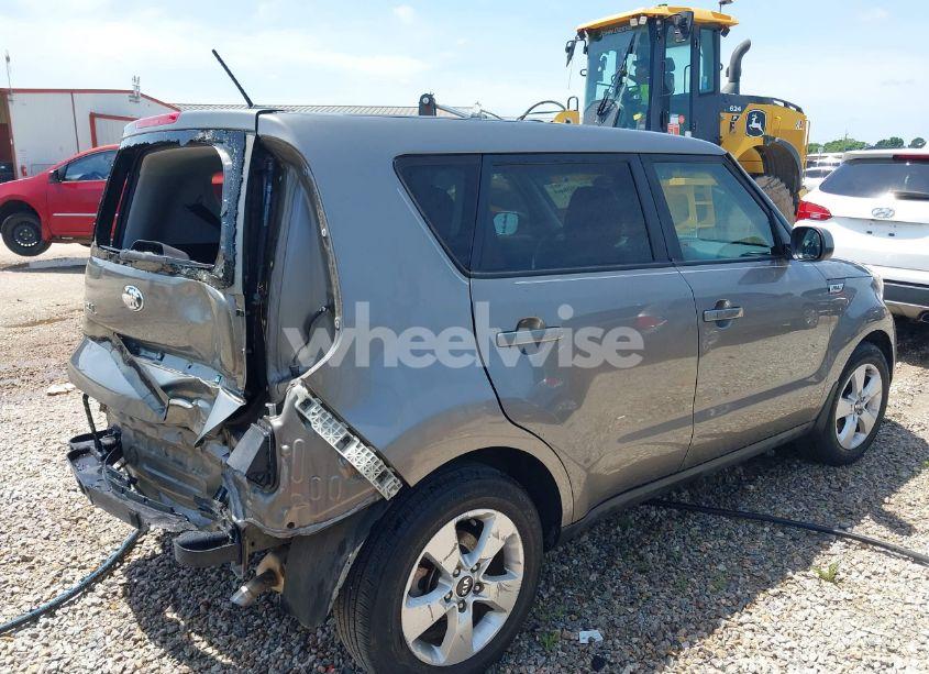 Photo 4 of 2017 Kia Soul (VIN KNDJN2A24H7474425)