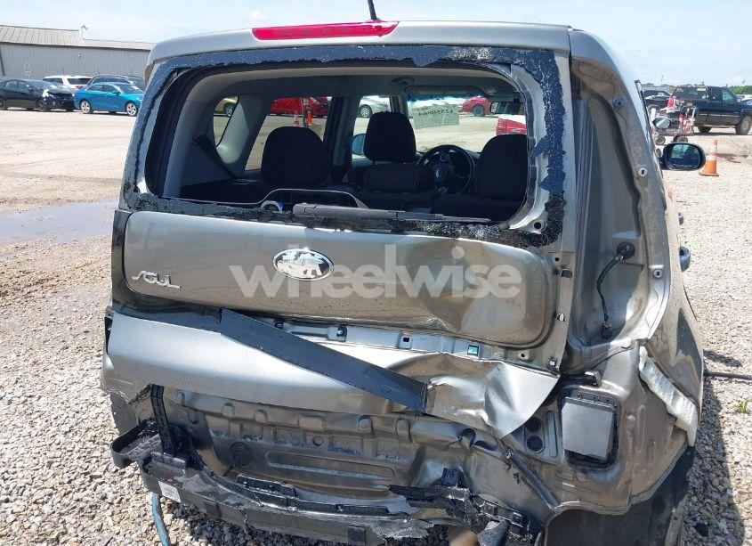 Photo 6 of 2017 Kia Soul (VIN KNDJN2A24H7474425)