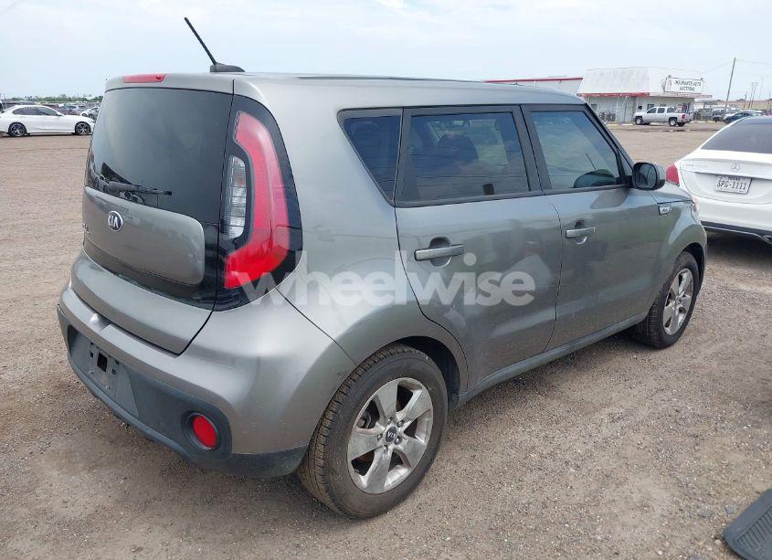 Photo 4 of 2017 Kia Soul (VIN KNDJN2A24H7490995)
