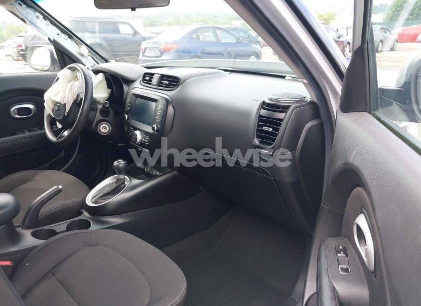 Photo 5 of 2018 Kia Soul (VIN KNDJN2A24J7569184)