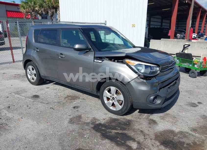 2019 Kia Soul (VIN KNDJN2A24K7010400) main photo