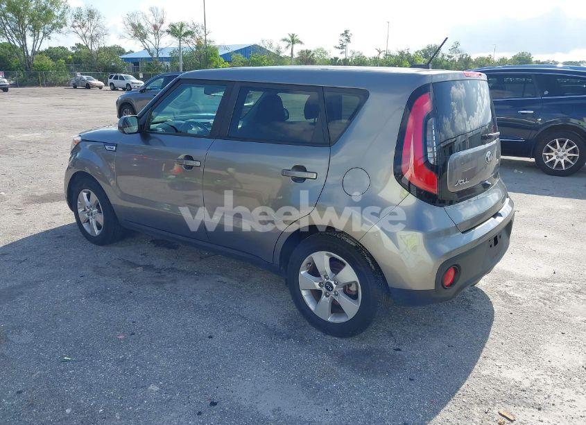 Photo 3 of 2019 Kia Soul (VIN KNDJN2A24K7010400)