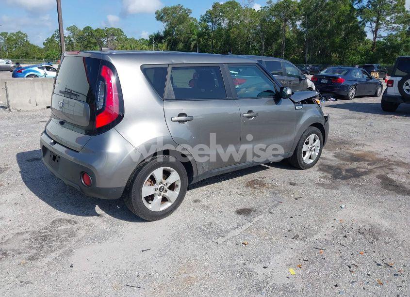 Photo 4 of 2019 Kia Soul (VIN KNDJN2A24K7010400)