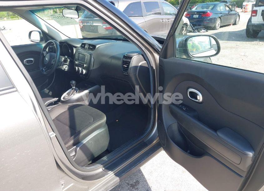 Photo 5 of 2019 Kia Soul (VIN KNDJN2A24K7010400)