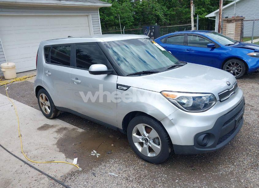 2019 Kia Soul (VIN KNDJN2A24K7665575) main photo