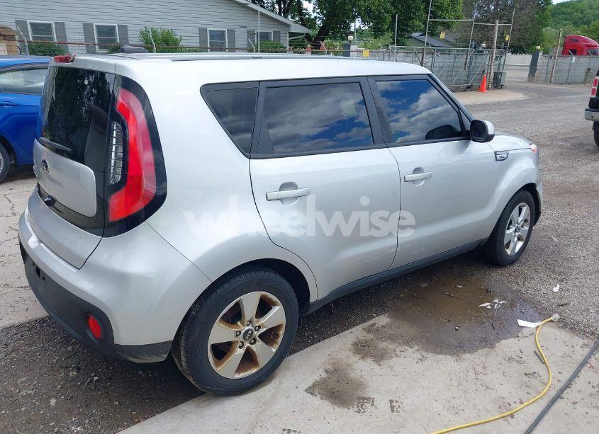 Photo 4 of 2019 Kia Soul (VIN KNDJN2A24K7665575)