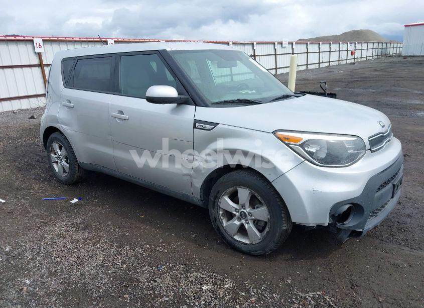 2019 Kia Soul (VIN KNDJN2A24K7676852) main photo