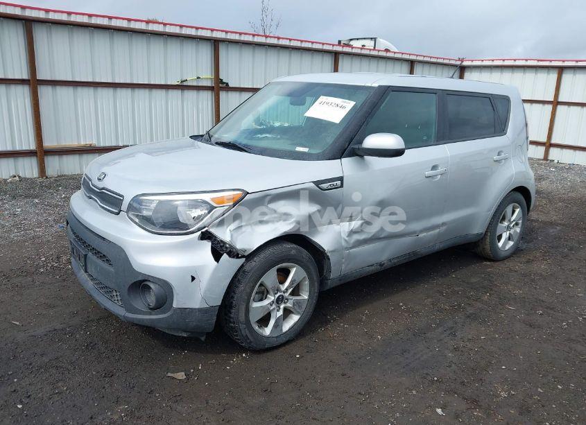 Photo 2 of 2019 Kia Soul (VIN KNDJN2A24K7676852)