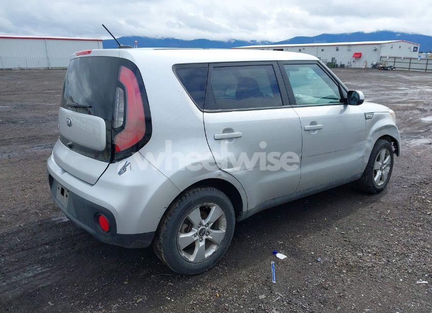 Photo 4 of 2019 Kia Soul (VIN KNDJN2A24K7676852)