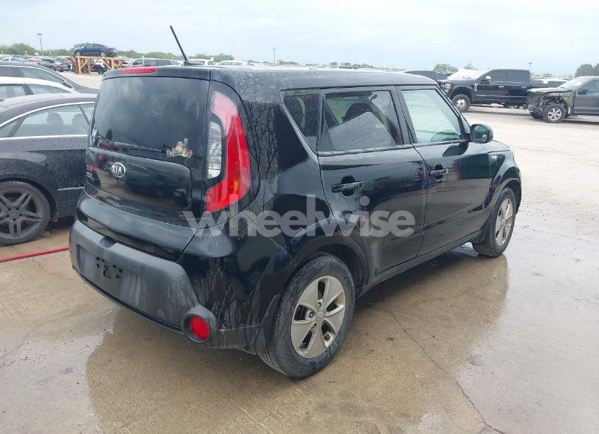 Photo 4 of 2014 Kia Soul (VIN KNDJN2A25E7718112)