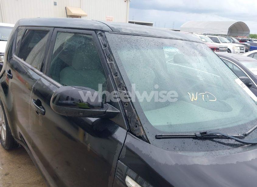 Photo 6 of 2014 Kia Soul (VIN KNDJN2A25E7718112)