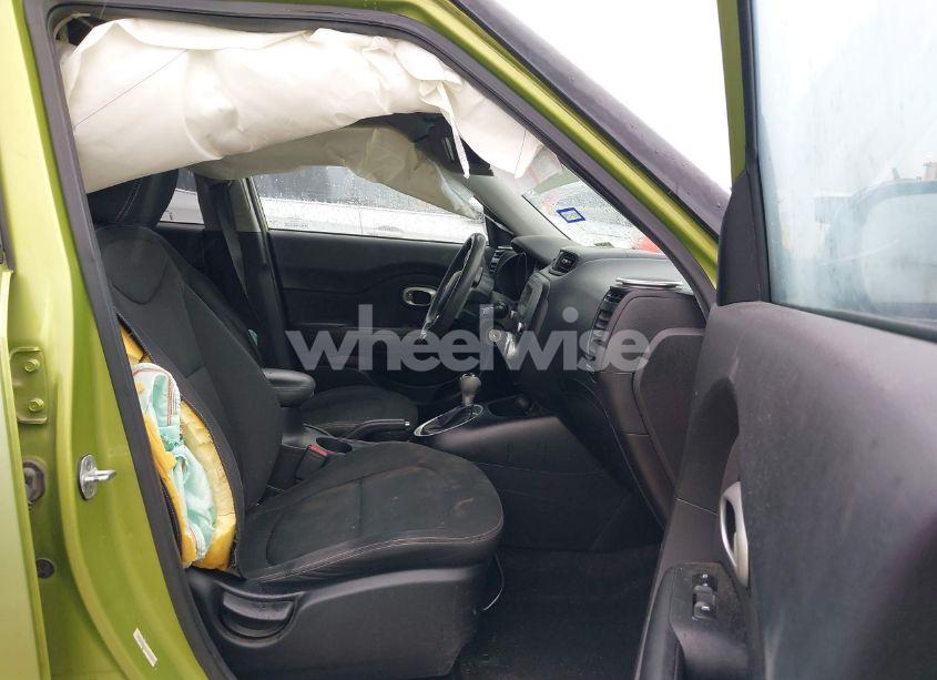 Photo 5 of 2014 Kia Soul (VIN KNDJN2A25E7733497)