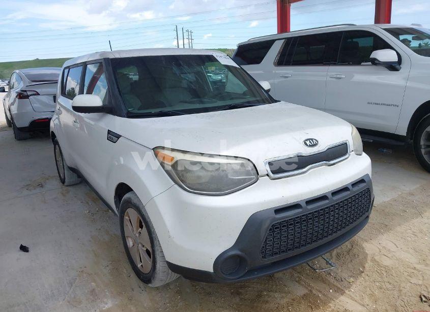 2015 Kia Soul (VIN KNDJN2A25F7129921) main photo