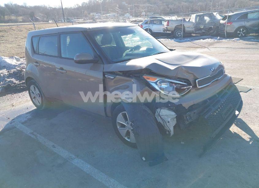 2015 Kia Soul (VIN KNDJN2A25F7147335) main photo