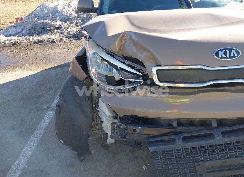 Photo 6 of 2015 Kia Soul (VIN KNDJN2A25F7147335)