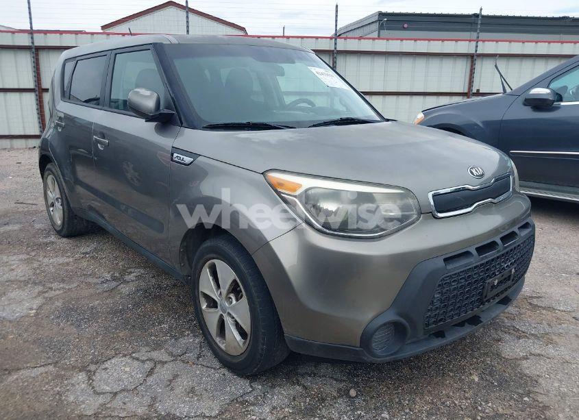 2015 Kia Soul (VIN KNDJN2A25F7174874) main photo