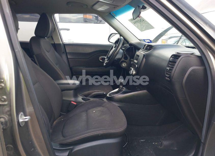 Photo 5 of 2015 Kia Soul (VIN KNDJN2A25F7174874)