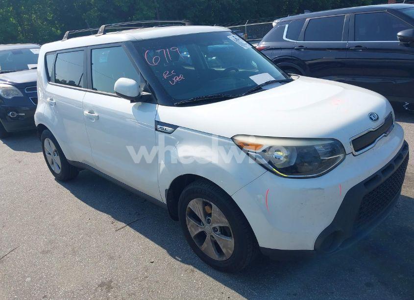 2015 Kia Soul (VIN KNDJN2A25F7176558) main photo