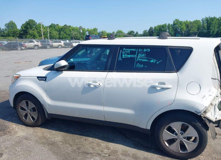 Photo 14 of 2015 Kia Soul (VIN KNDJN2A25F7176558)