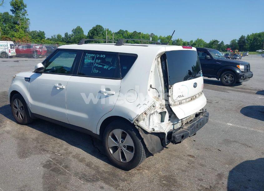 Photo 3 of 2015 Kia Soul (VIN KNDJN2A25F7176558)