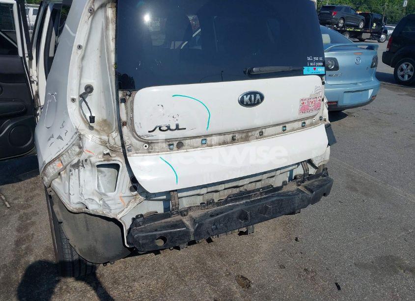 Photo 6 of 2015 Kia Soul (VIN KNDJN2A25F7176558)