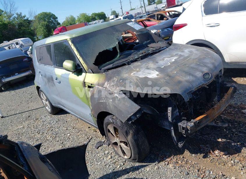 2015 Kia Soul (VIN KNDJN2A25F7776125) main photo