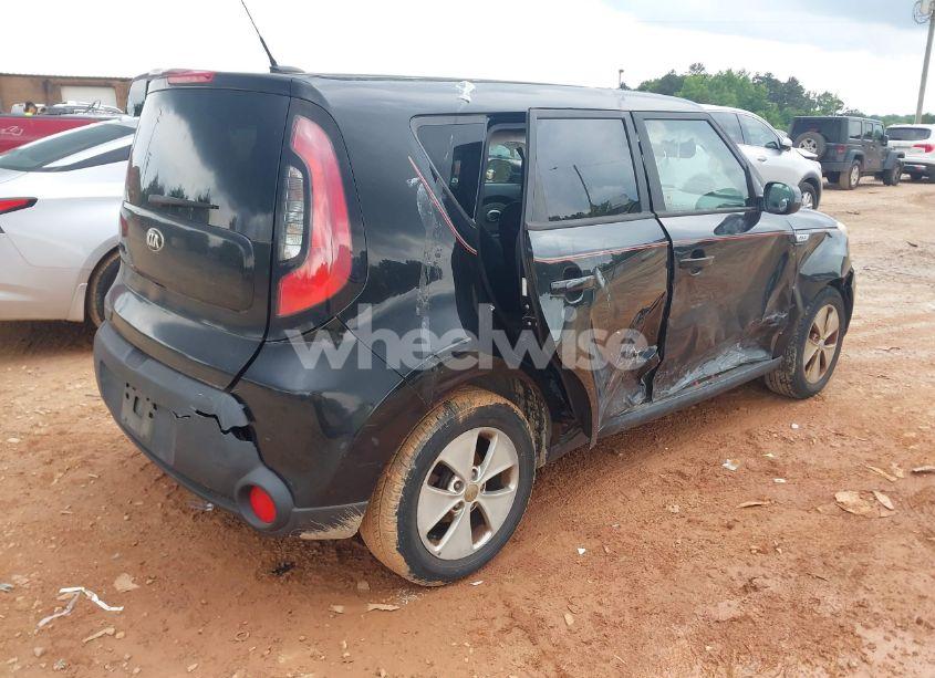 Photo 4 of 2015 Kia Soul (VIN KNDJN2A25F7799680)