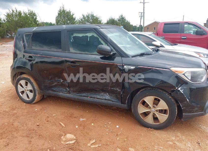 Photo 6 of 2015 Kia Soul (VIN KNDJN2A25F7799680)