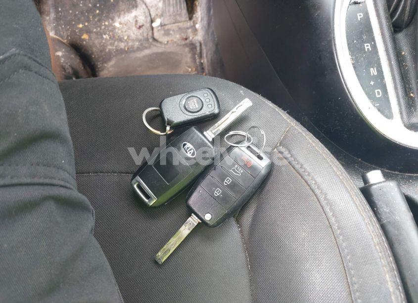 Photo 11 of 2015 Kia Soul (VIN KNDJN2A25F7802366)