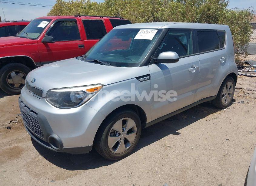 Photo 2 of 2015 Kia Soul (VIN KNDJN2A25F7804909)
