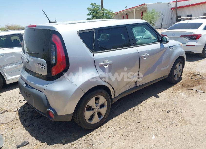 Photo 4 of 2015 Kia Soul (VIN KNDJN2A25F7804909)