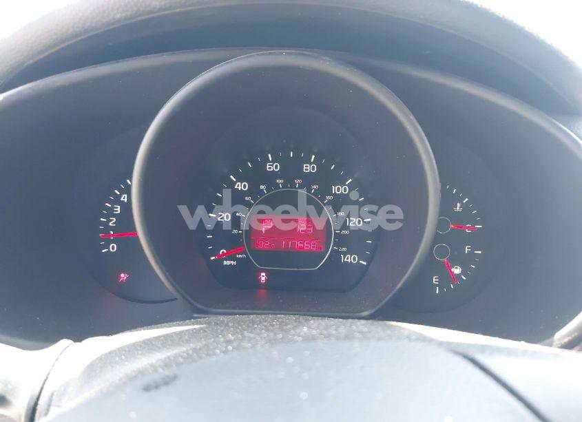 Photo 7 of 2015 Kia Soul (VIN KNDJN2A25F7804909)