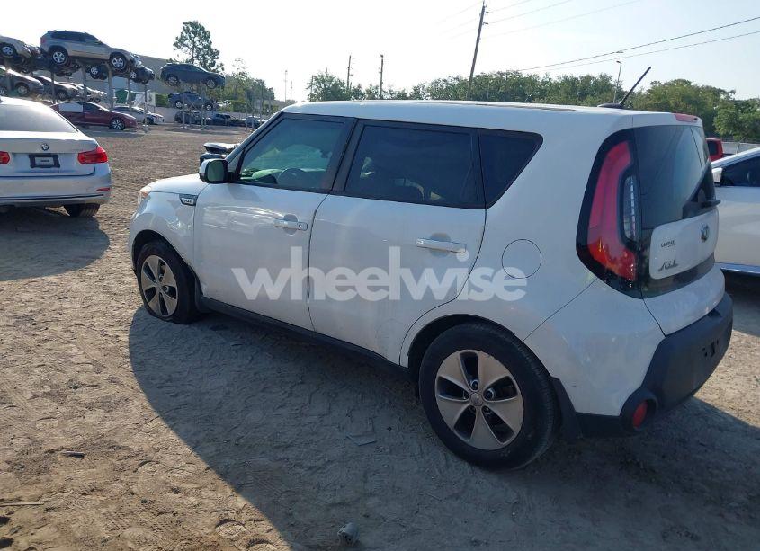 Photo 3 of 2016 Kia Soul (VIN KNDJN2A25G7281358)