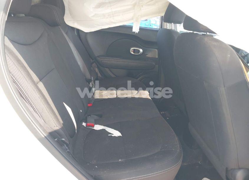 Photo 8 of 2016 Kia Soul (VIN KNDJN2A25G7281358)