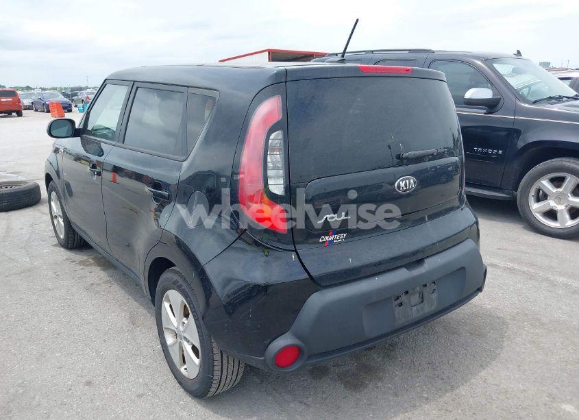 Photo 3 of 2016 Kia Soul (VIN KNDJN2A25G7347570)