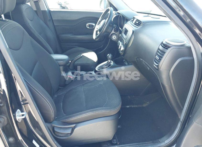 Photo 5 of 2016 Kia Soul (VIN KNDJN2A25G7379211)