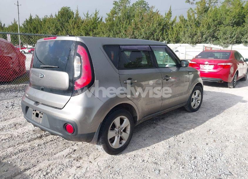 Photo 4 of 2017 Kia Soul (VIN KNDJN2A25H7445161)