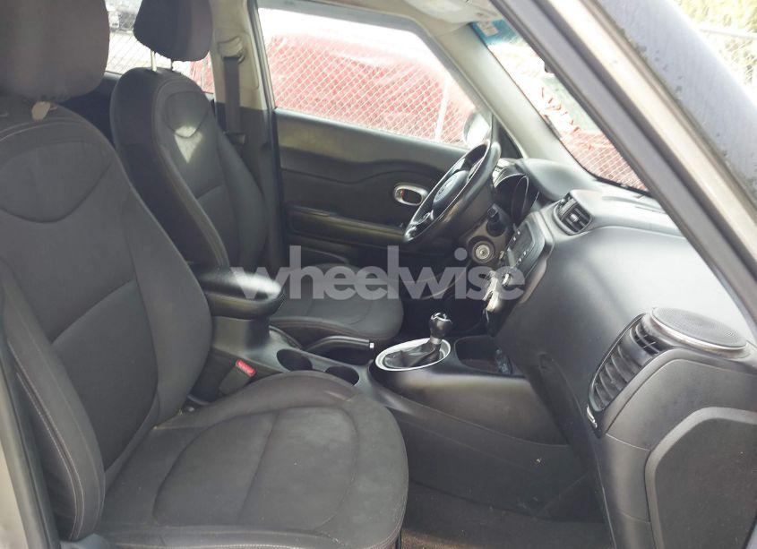 Photo 5 of 2017 Kia Soul (VIN KNDJN2A25H7445161)