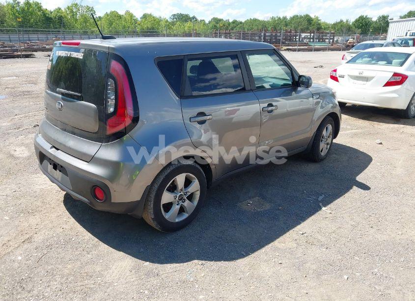 Photo 4 of 2017 Kia Soul (VIN KNDJN2A25H7450683)