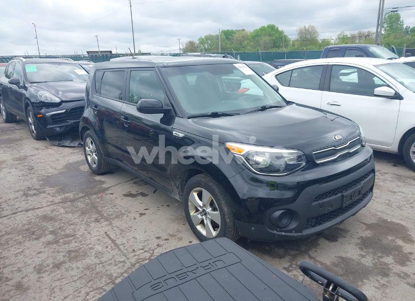 2018 Kia Soul (VIN KNDJN2A25J7581425) main photo