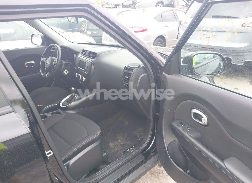 Photo 5 of 2018 Kia Soul (VIN KNDJN2A25J7581425)