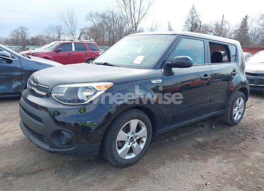 Photo 2 of 2019 Kia Soul (VIN KNDJN2A25K7011118)