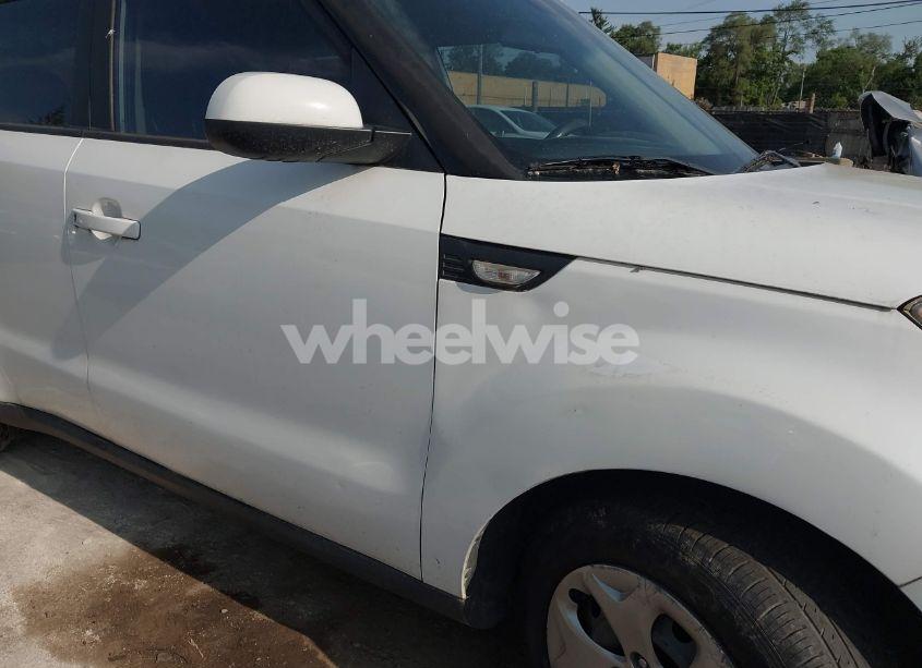 Photo 12 of 2014 Kia Soul (VIN KNDJN2A26E7001511)