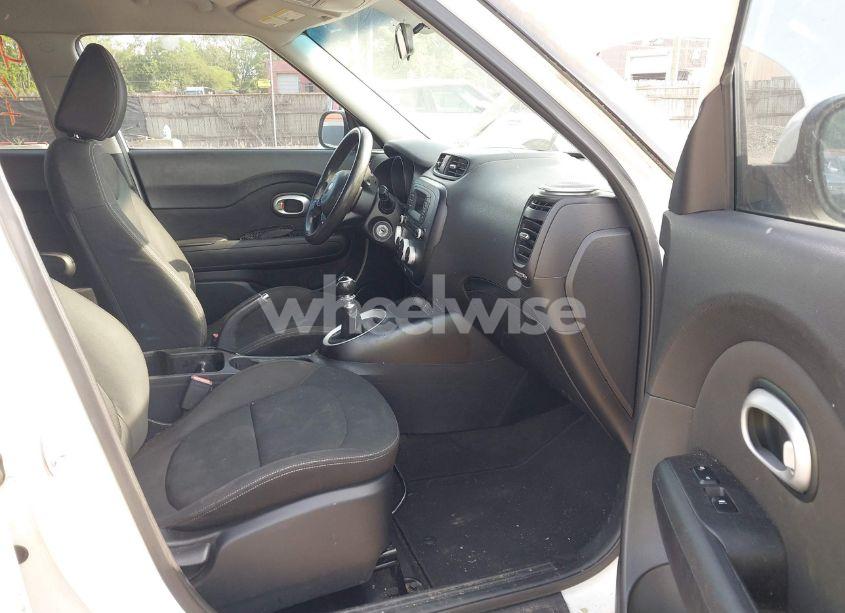 Photo 5 of 2014 Kia Soul (VIN KNDJN2A26E7001511)
