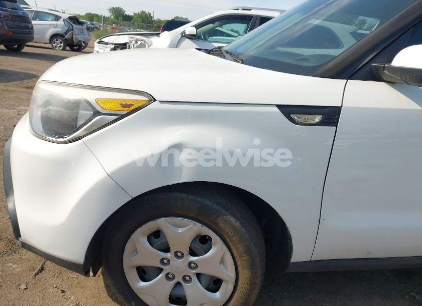 Photo 6 of 2014 Kia Soul (VIN KNDJN2A26E7001511)