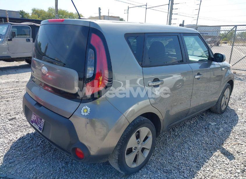 Photo 4 of 2014 Kia Soul N/A (VIN KNDJN2A26E7015490)