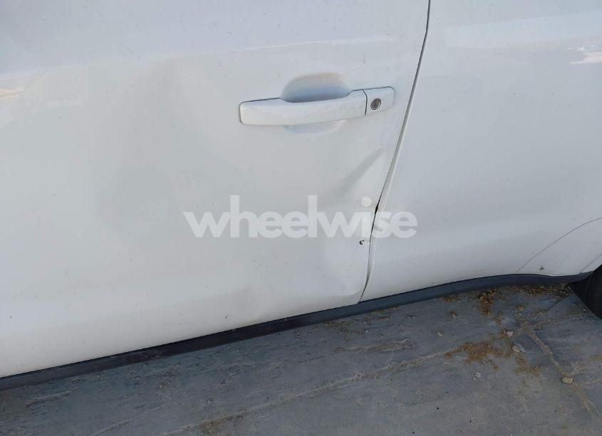 Photo 6 of 2014 Kia Soul (VIN KNDJN2A26E7716501)