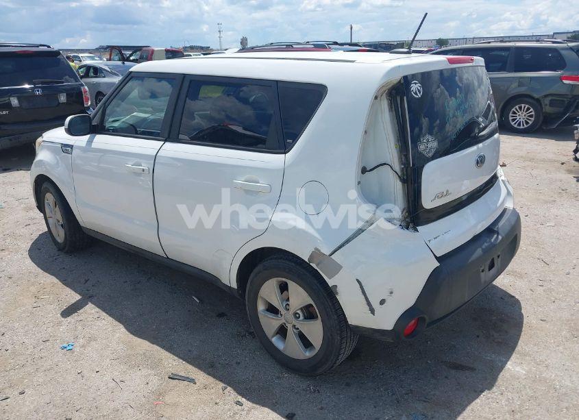 Photo 3 of 2015 Kia Soul (VIN KNDJN2A26F7132830)