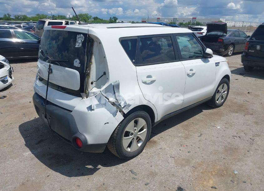 Photo 4 of 2015 Kia Soul (VIN KNDJN2A26F7132830)