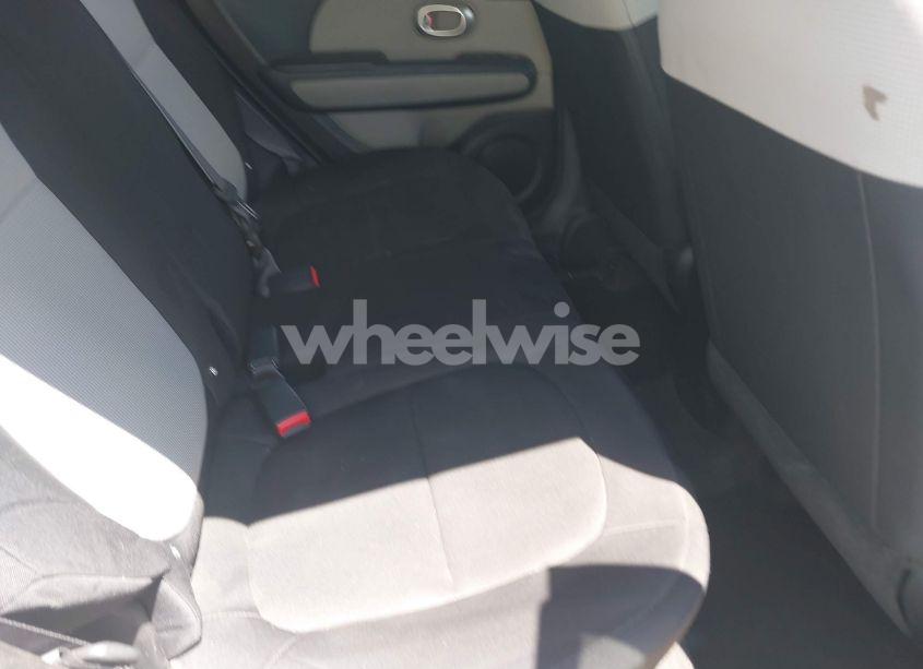 Photo 8 of 2015 Kia Soul (VIN KNDJN2A26F7132830)